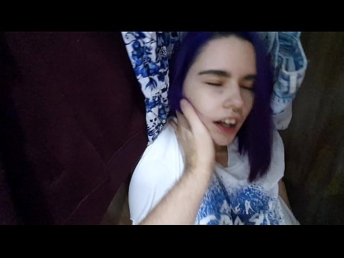 ❤️ Ketemu adhine ing lemari lan mbantu dheweke cum Seks kualitas ing kita  ❌️